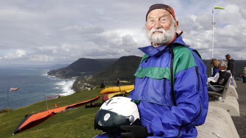 رکورد جهانی به‌عنوان مسن‌ترین فرد پروازکننده با پاراگلایدر، در حال حاضر در اختیار جوس بوتس ۹۳ ساله از استرالیا