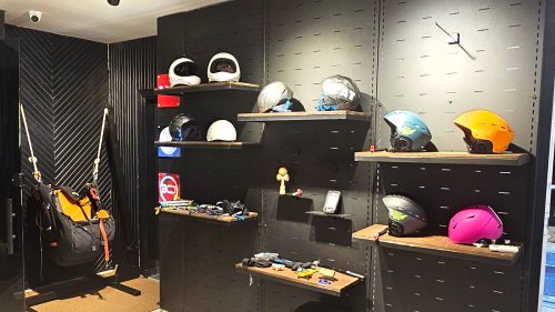 تصویر کلاه ایمنی یا هلمت برای پاراگلایدر