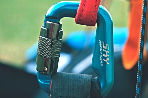 چرا کارابین پاراگلایدر می‌شکند؟