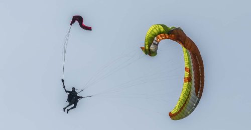 سقوط پاراگلایدر