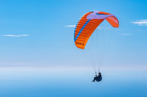 سورت پرواز پاراگلایدر در آسمان تهران