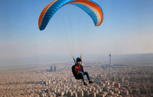از چه سنی می‌توان آموزش پرواز با پاراگلایدر را شروع کرد؟